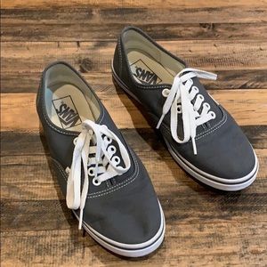 Grey vans lo pro
